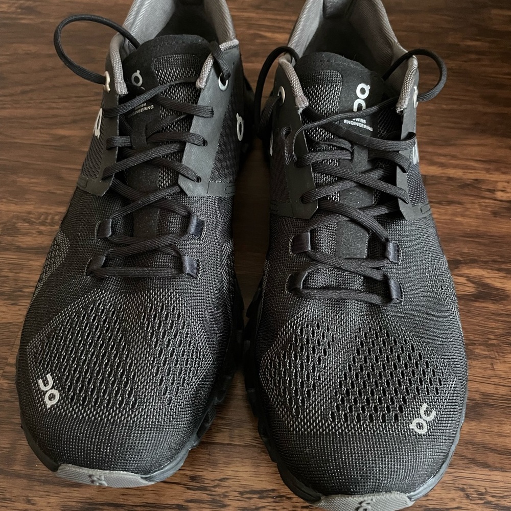 Women On Cloud X, size 9.5, excellent condition.